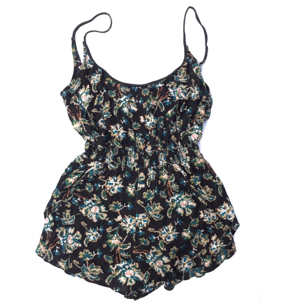 ☀️Urban Outfitters Ecoté Black Floral Romper